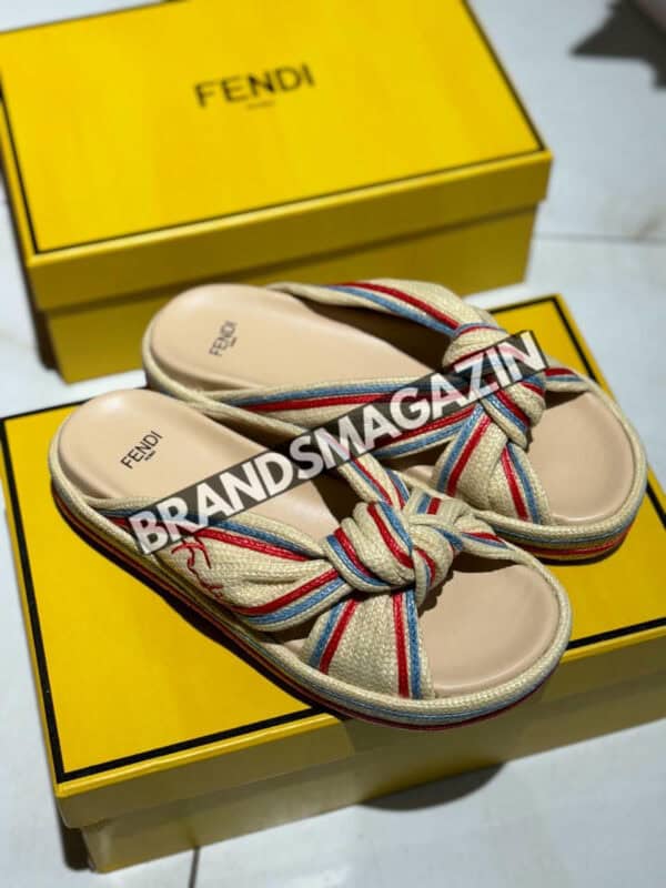 Шлепанцы Fendi BM71806977