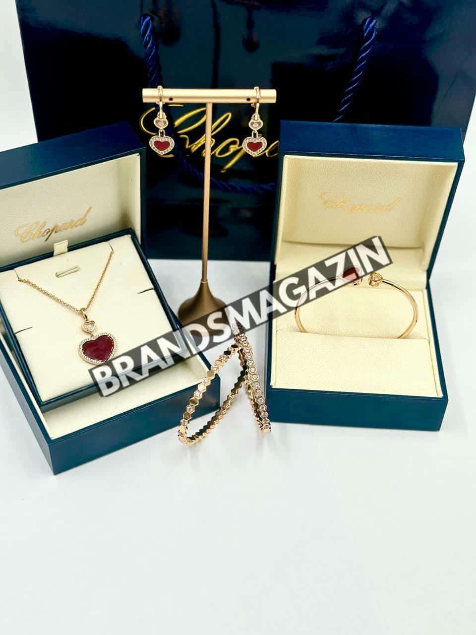 Серьги Chopard BM46795380977 Серьги Chopard BM46795380977