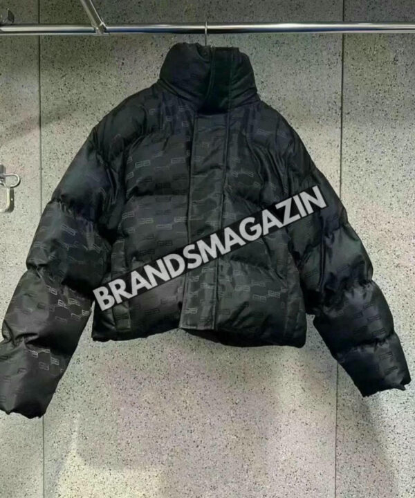 Пуховик Balenciaga BM46562299677 Пуховик Balenciaga BM46562299677