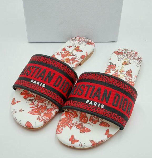 Шлепанцы Dior BM70488977