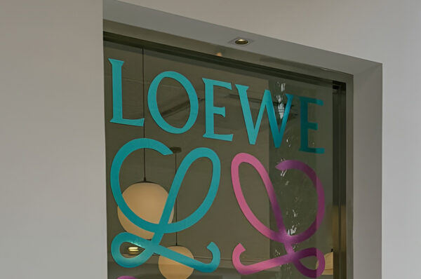 Loewe захватывает Бангкок: поп-ап коллаборация с Donut Disturb и модные новинки