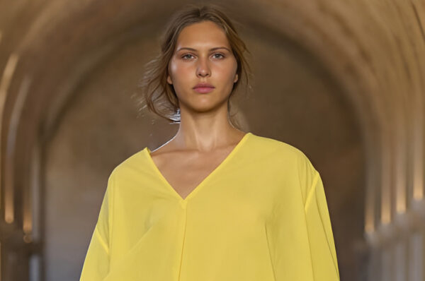 Симон‑Порт Jacquemus: «Le Paysan» на версальском подиуме SS26