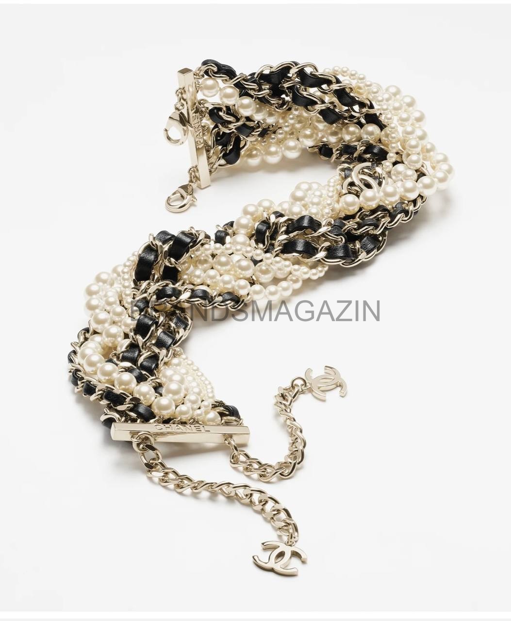 Элегантное колье Chanel с гравировкой бренда BM7777710 5 Элегантное колье Chanel с гравировкой бренда BM7777710 5